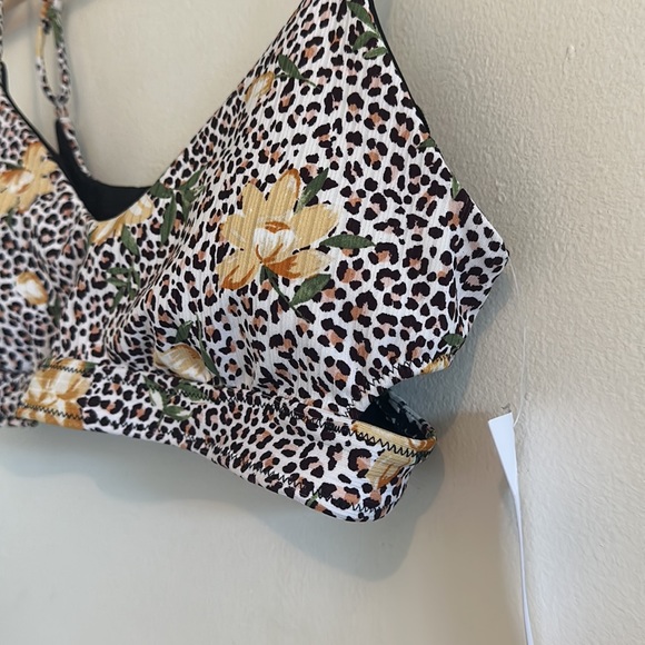 Hurley NWT Jungle Cat Bikini - Size XL - Picture 9 of 15